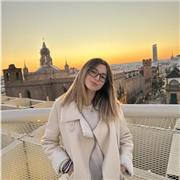 Offro lezioni private ai ragazzi delle medie e del liceo in particolare nelle lingue: francese, inglese e spagnolo.